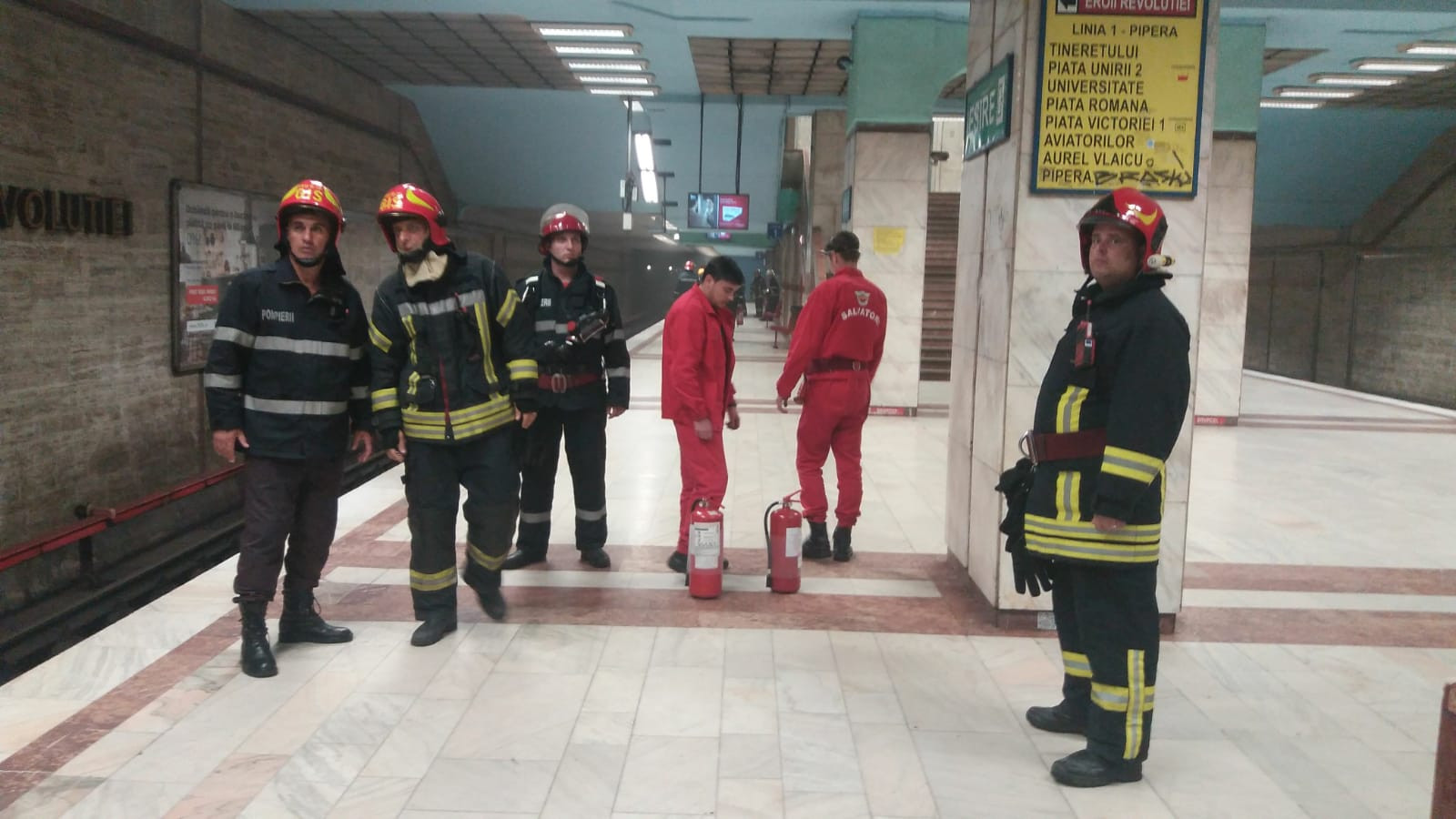 Incident la metrou. Un bărbat a pulverizat cu spray lacrimogen iritant și a fugit