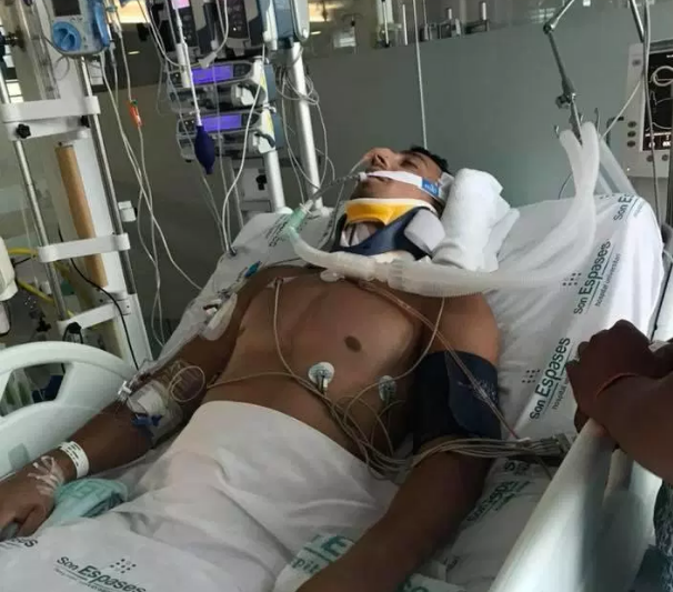 Un tânăr de 26 de ani și-a rupt gâtul când a sărit în piscină. Starea în care se află