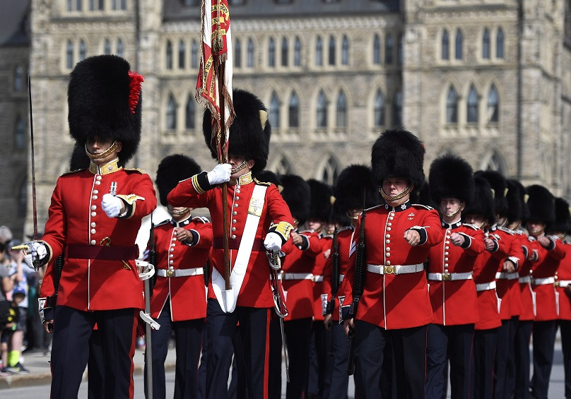 Atac armat la Parlamentul Canadei. Gărzile au "neutralizat" un atentator