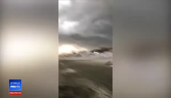 Mamaia, spulberată de o furtună violentă. Imagini infiorătoare surprinse de turisti