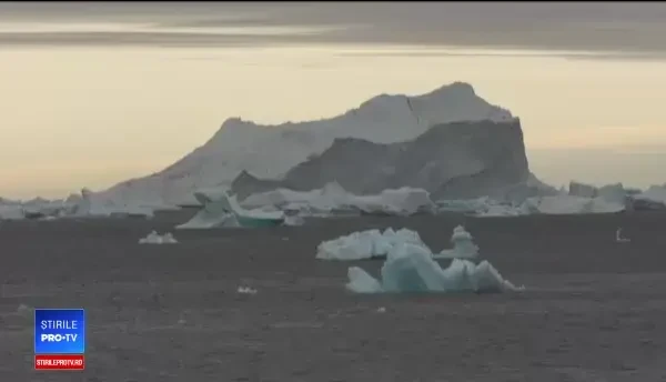 Un aisberg uriaș s-a apropiat periculos de o localitate, în Groenlanda. Pericol uriaș pentru populație