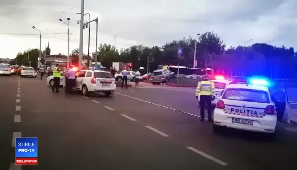 Accident într-o intersecție din cartierul Titan. O fetiță de 5 ani, dusă la spital