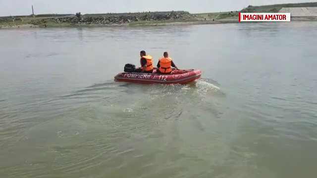 Un adolescent s-a înecat după ce s-a aventurat în apa adâncă de 5 metri deși nu știa să înoate
