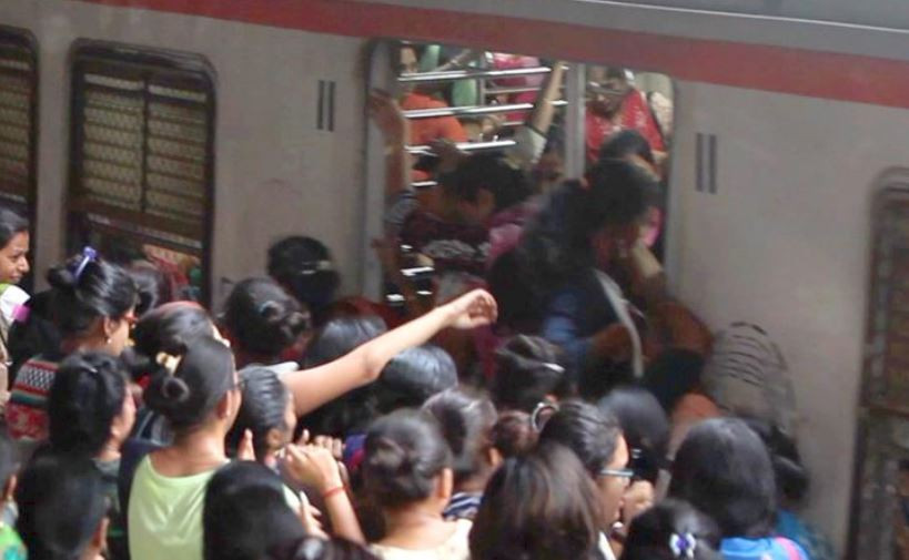 Vagoanele de tren în care bărbații nu au voie să urce. Sunt exclusiv pentru femei