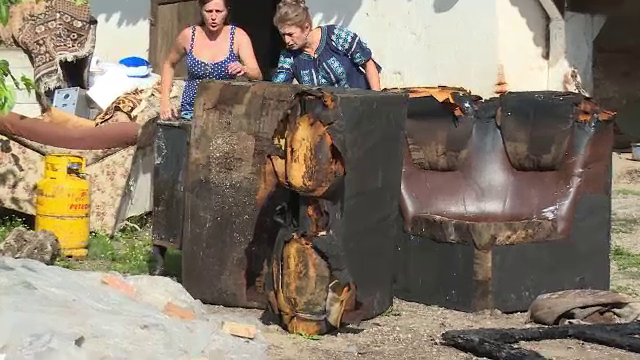 O femeie din Bistriţa Năsăud a rămas pe drumuri, după ce casa ei a fost distrusă de un incendiu