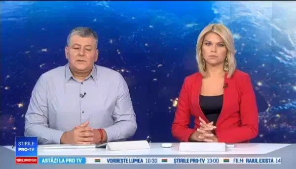 Șoferul unui camion de gunoi a făcut prăpăd. A rupt 15 stâlpi