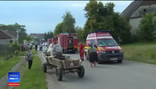 O femeie din Bistriţa Năsăud a rămas pe drumuri, după ce casa ei a fost distrusă de un incendiu