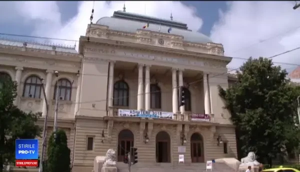 Tinerii nu se mai înghesuie să dea la Medicină. Care sunt cele mai căutate facultăţi