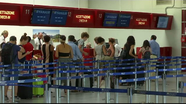 Personalul de cabină al Ryan Air a intrat în grevă, în una dintre cele mai aglomerate săptămâni ale verii