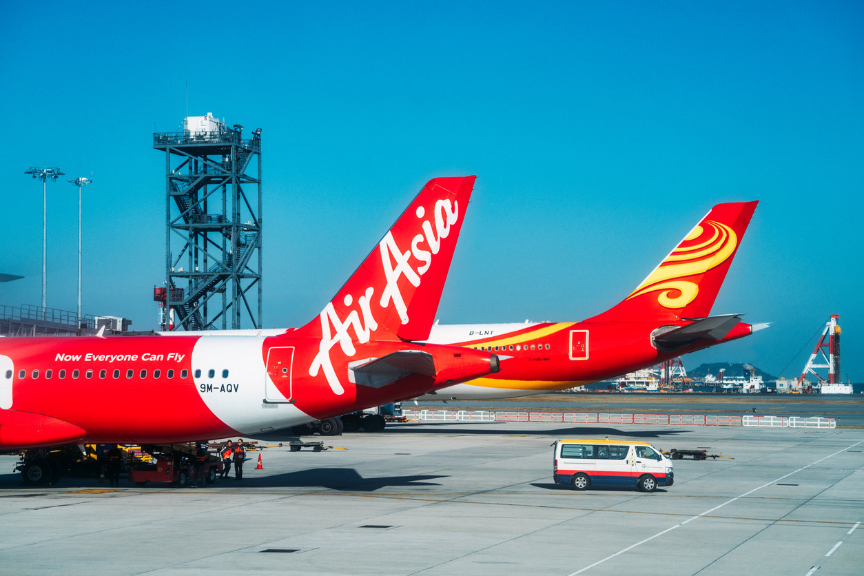 Bebeluș mort, descoperit în toaleta unui avion. Mama l-a născut la bord