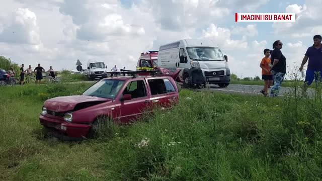 Accident cu 5 maşini, lângă Timişoara. O fetiţă a fost grav rănită
