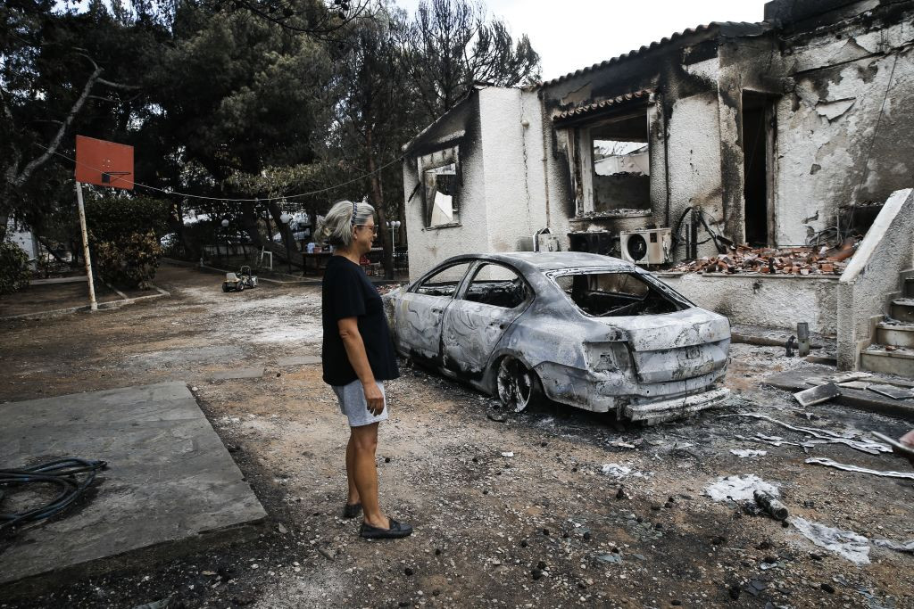 Rudele unor victime ale incendiilor din Grecia au dat în judecată autorităţile