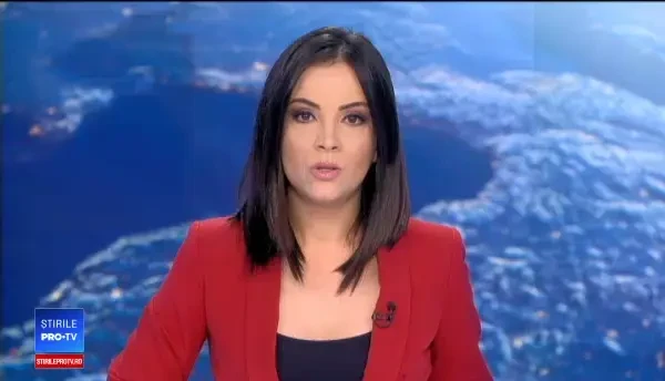 Ambulanță care transporta un pacient, lovită în plin de un autoturism. Starea victimelor