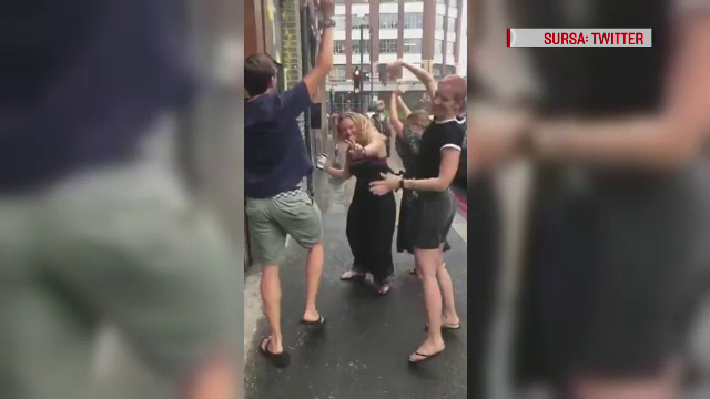 Francezii și britanicii au scăpat de caniculă. Oamenii au dansat în ploaie de bucurie