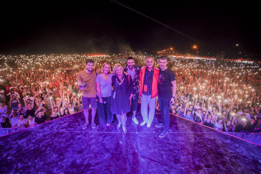 Zeci de mii de oameni au fost «Vocea României» pentru Smiley, live pe plajă