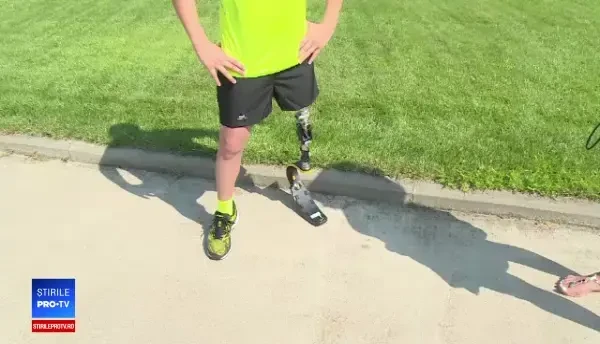 Poveste impresionantă a lui Arian. La 13 ani, a devenit campion la natație, deși a rămas fără un picior