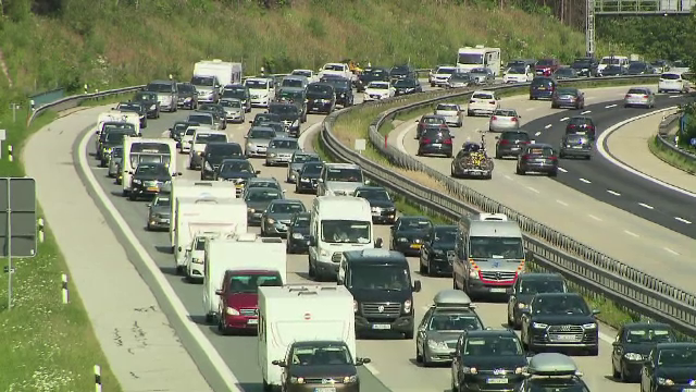 „Cod roșu” de aglomerație pe autostrăzile din vestul Europei