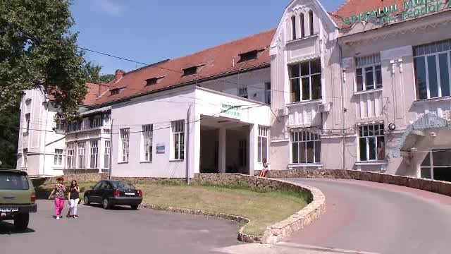 Spitalul care n-a putut fi renovat, deși s-a investit an de an în el. ”Niciun ban nu o să-l pună pe picioare”