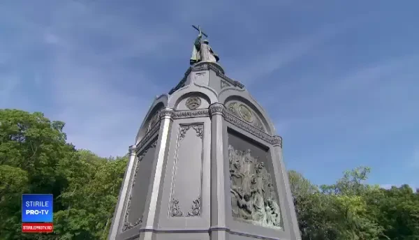 Petro Poroşenko: Biserica Ortodoxă Rusă ameninţă securitatea Ucrainei