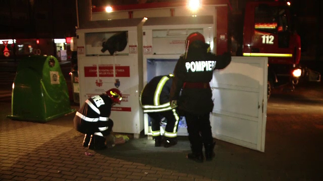 O femeie a rămas blocată într-un container, în Timișoara. Ce căuta