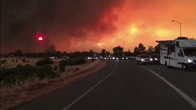 Incendiul din California: "Am vorbit cu cel mic la telefon şi apoi a murit"