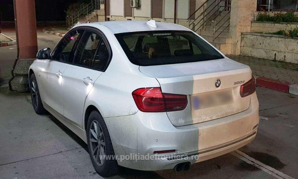 2 BMW-uri, oprite in aceeasi zi la frontiera cu Moldova. Ce aveau in comun masinile