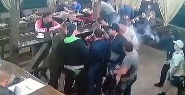 Imagini șocante: mafiot important, asasinat în timpul unei petreceri. VIDEO