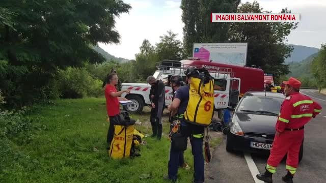 O fetiţă şi tatăl ei, blocaţi aproape o zi într-un canion din Hunedoara. Cum au fost salvaţi