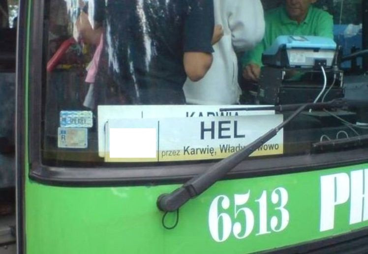 Catolicii polonezi cer interzicerea unei linii de autobuz. Ce număr are