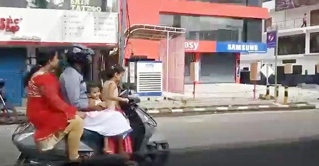 Fetiță de 5 ani, surprinsă conducând un scuter pe un drum public. Măsurile luate împotriva părinților