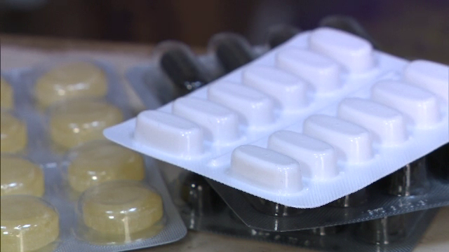 Reguli noi pentru vânzarea de medicamente online. Anumite farmacii şi drogherii mai au acest drept