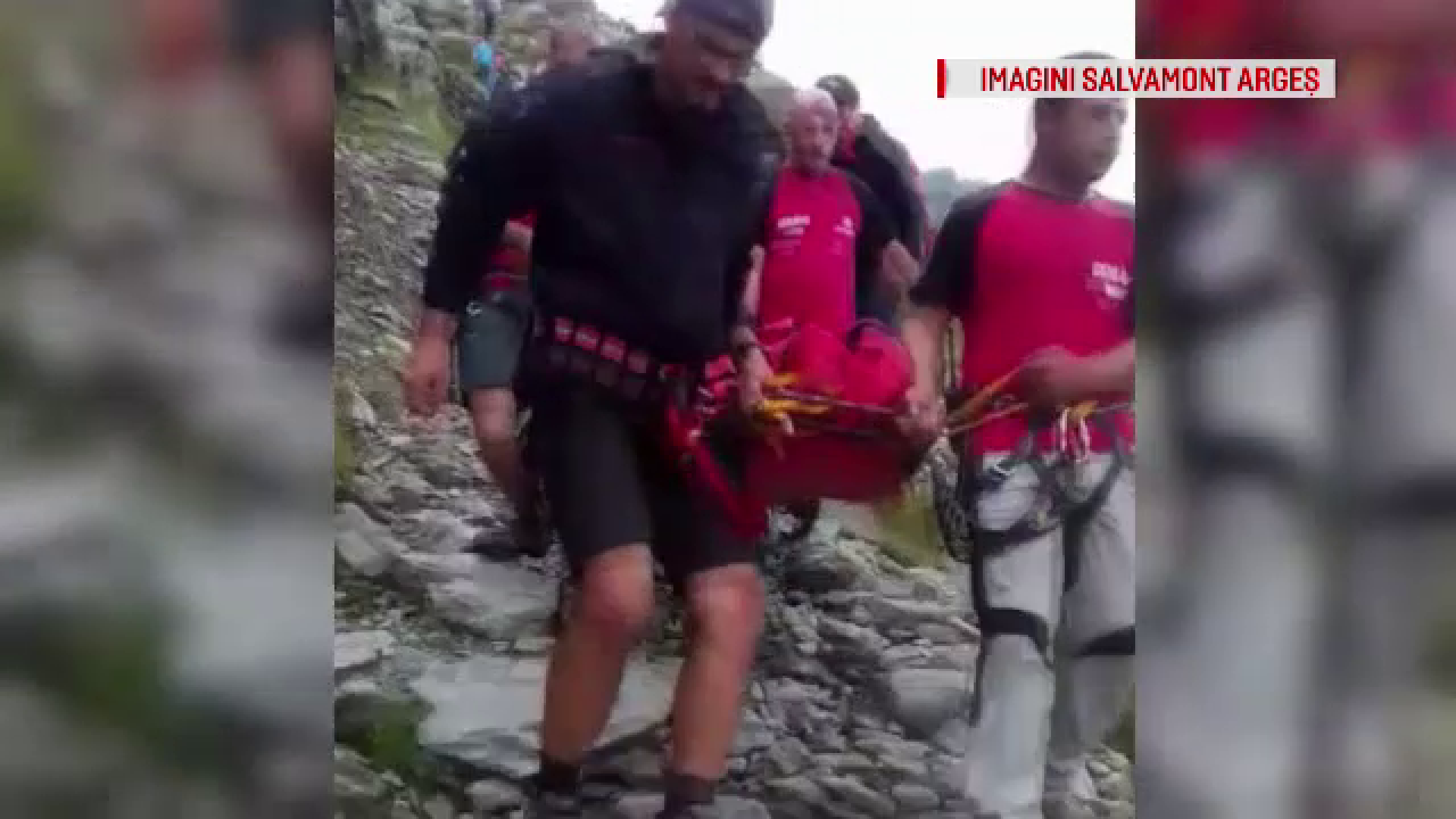 Turista din Ungaria care a căzut într-o râpă și s-a lovit la cap, transportată la spital
