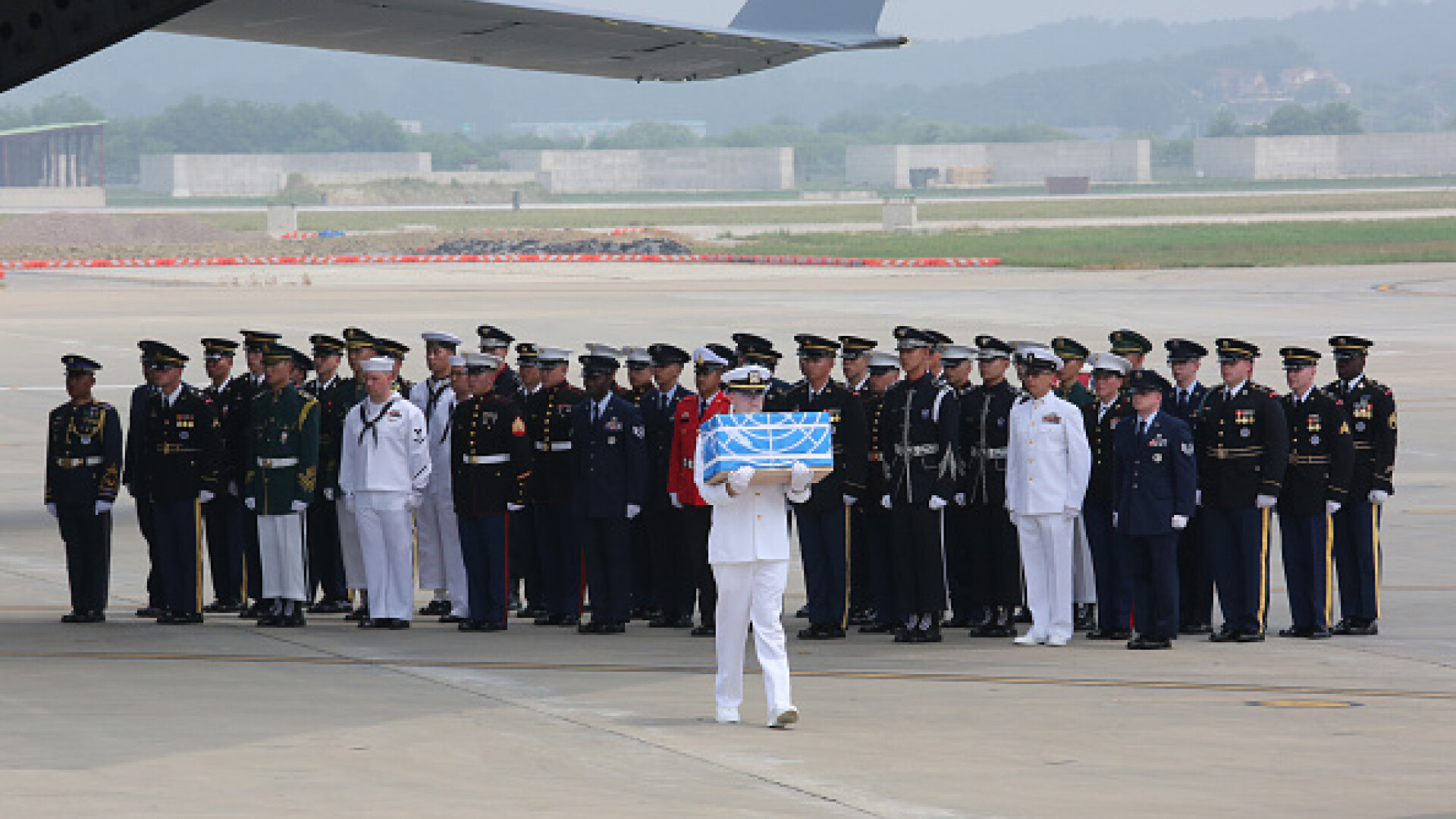 Rămășițele de soldați, predate de Coreea de Nord. Descoperirea americanilor în cele 55 de cutii