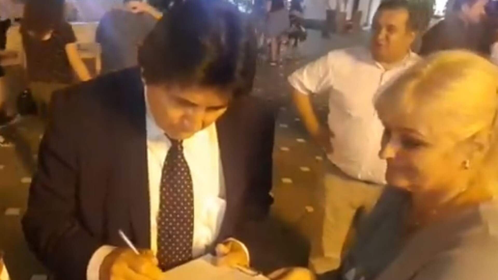 Primarul Timişoarei, Nicolae Robu, a semnat iniţiativa USR "Fără penali în funcţii publice"