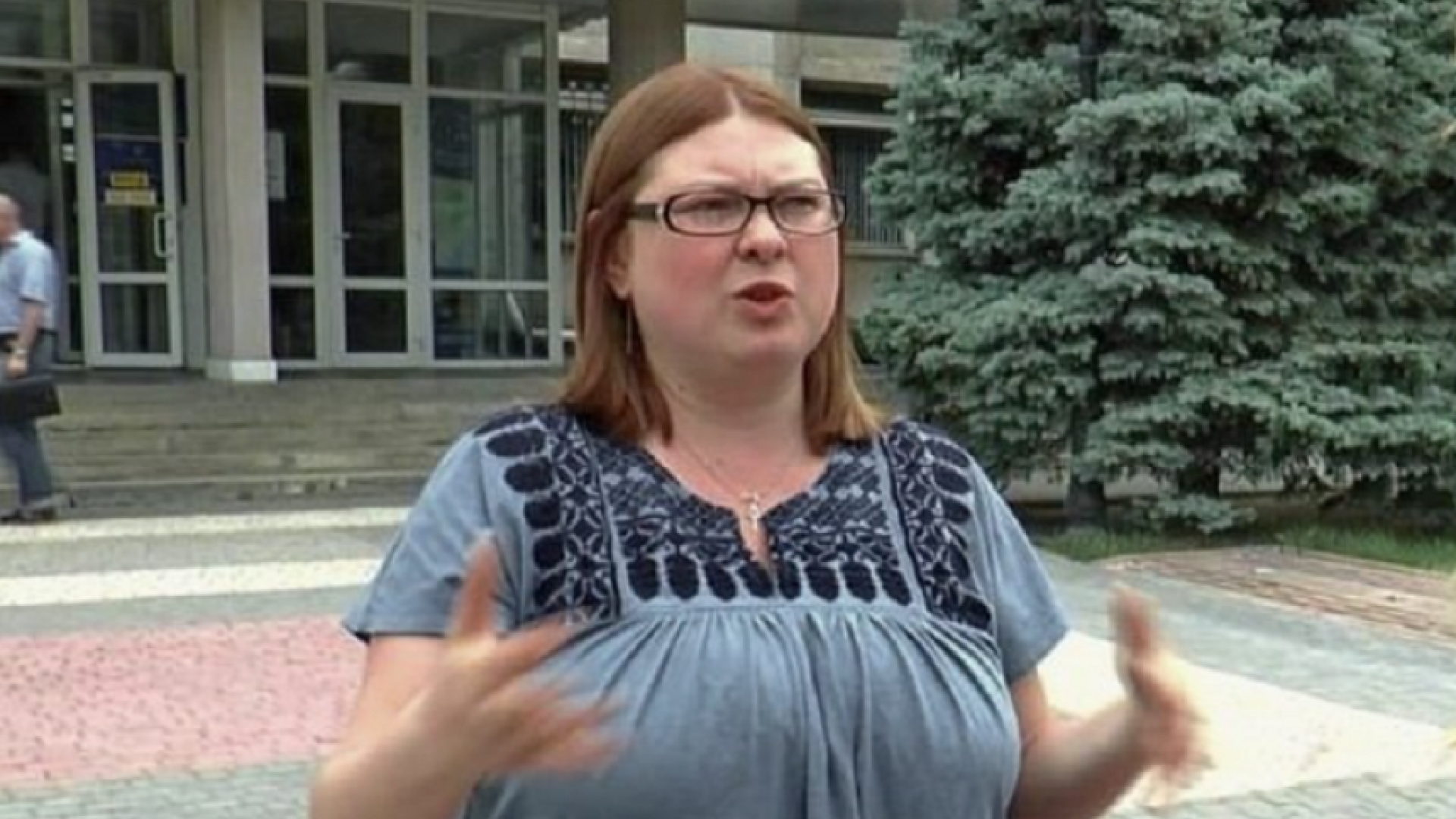 Activistă anticorupție, atacată cu acid în Ucraina. Mai mulți manifestanți, în fața Ministerului de Interne