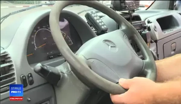 Ambulanțe vechi și cu probleme, în serviciul Capitalei. Firea anunță 106 mașini noi