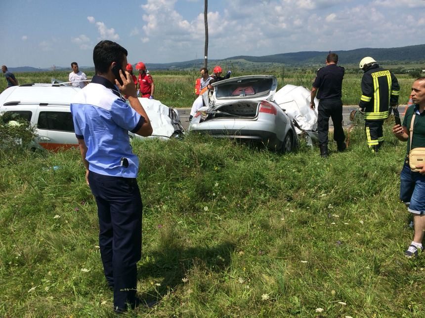 Un mort şi 2 răniţi în urma unui accident rutier în Braşov. Circulația pe DN 1S, oprită