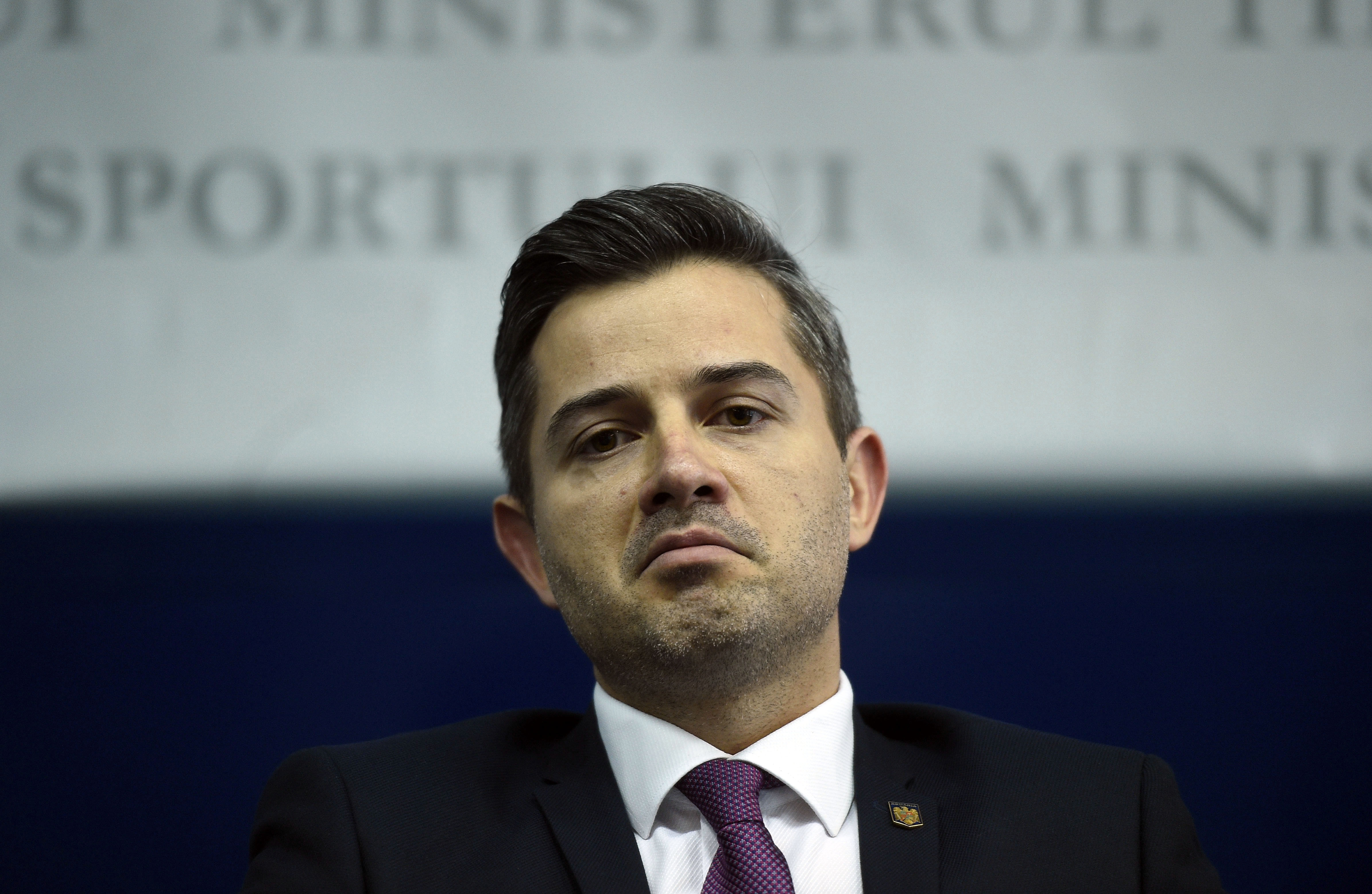 Încă o gafă de la cabinetul Dăncilă. Ce a zis în loc de ”tricouri” un secretar de stat