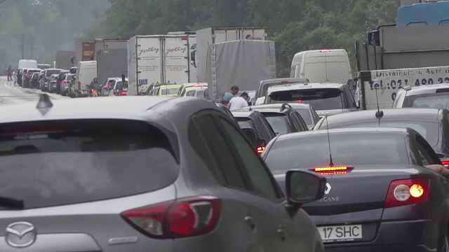 Experienţa de coşmar pentru şoferii care au condus pe DN1. S-a ”rupt” cerul în Prahova