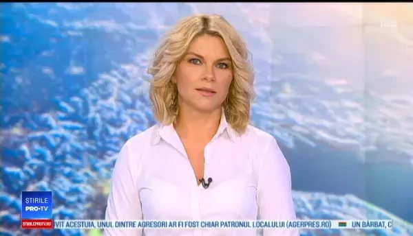 Copil de 8 ani, surprins conducând un mini-buldozer