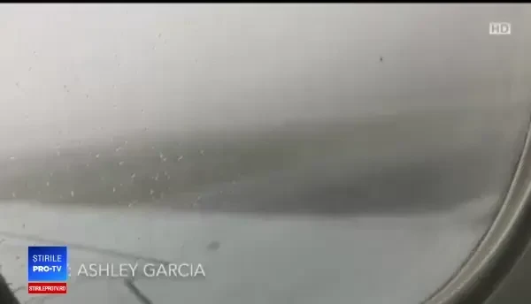 Mărturiile supraviețuitorilor accidentului aviatic din Mexic: Eram zdruncinaţi şi izbiţi de plafon