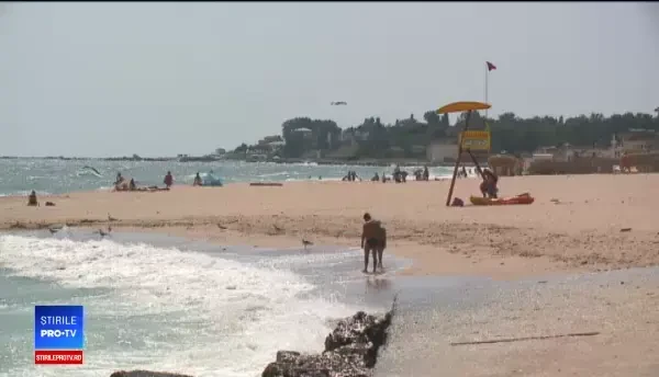 Un bărbat a dispărut la Eforie. Scafandrii nu pot intra în mare să-l caute