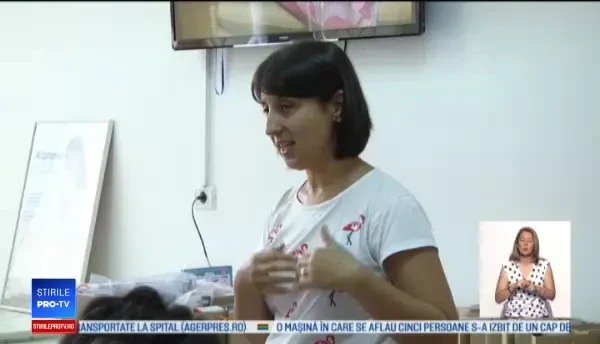 Mamele dintr-o maternitate din Târgovişte, învățate de specialiști cum să-și alăpteze corect bebelușul