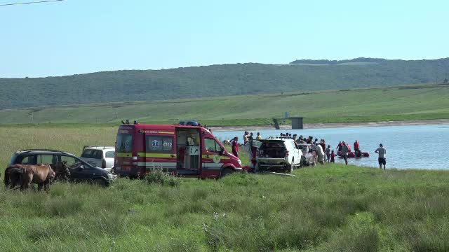 Tragedie într-o localitate din Vaslui. Doi bărbați s-au înecat într-un iaz la distanță de o oră