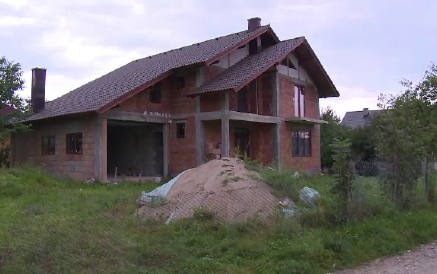 Mii de case noi ridicate de românii care lucrează în străinătate: ”Anul ăsta fac doar 2 camere”