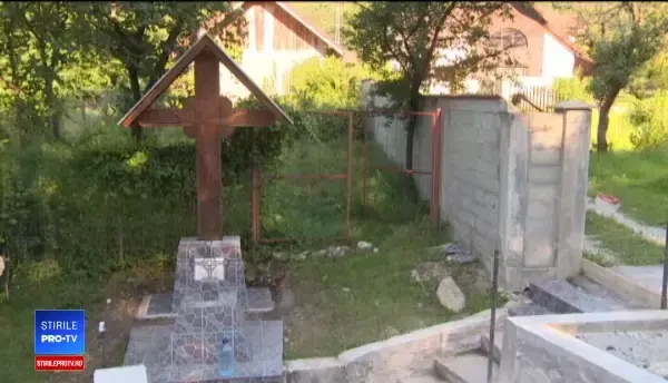 Izvor amenajat de primărie în fața porții unui fost magistrat: Nu pot intra în curtea mea