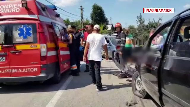 7 răniți în Argeș după manevra neinspirată a unui șofer