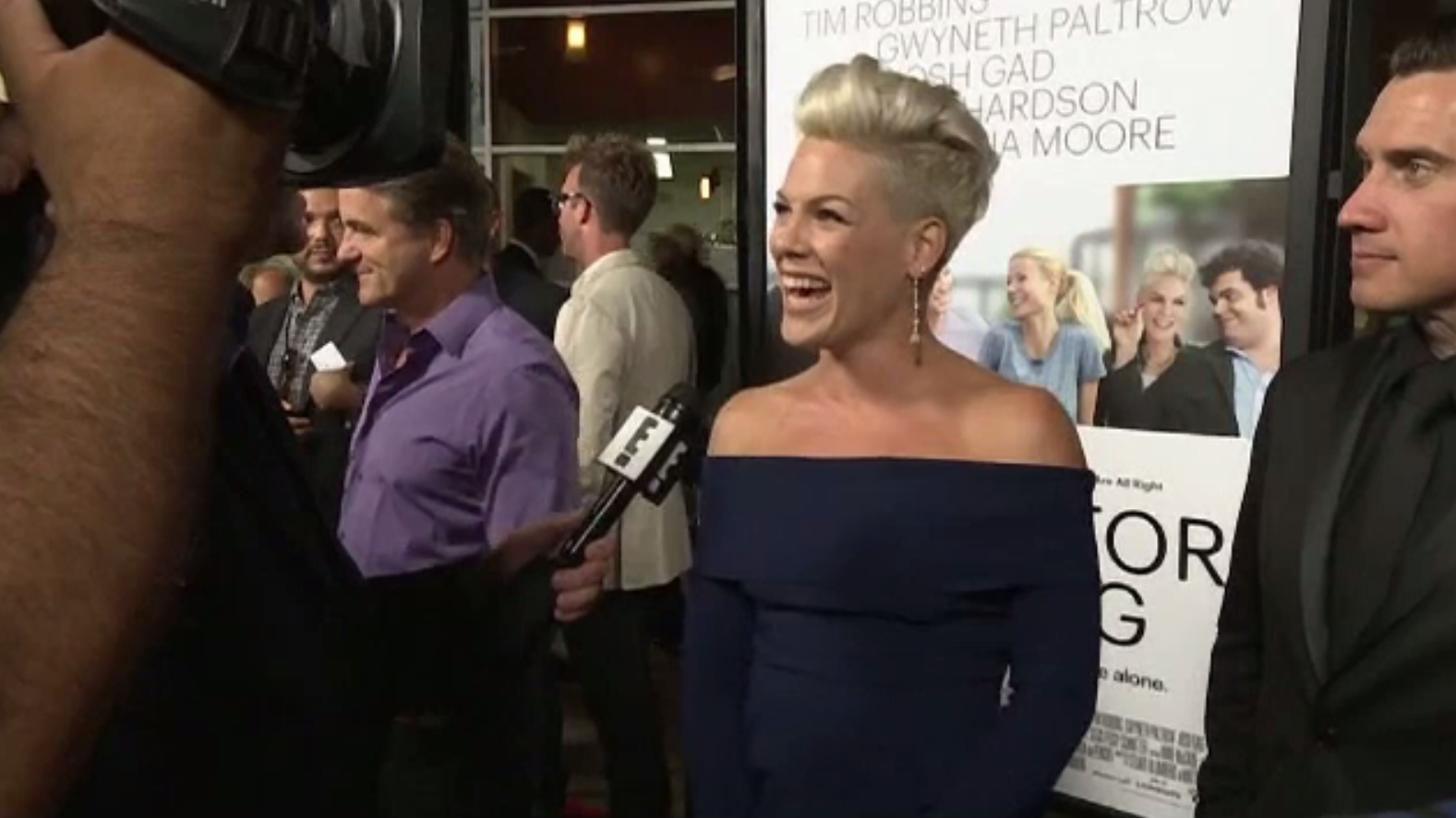 Cântăreața Pink, internată de două ori în timpul turneului mondial. Afecțiunea de care suferă