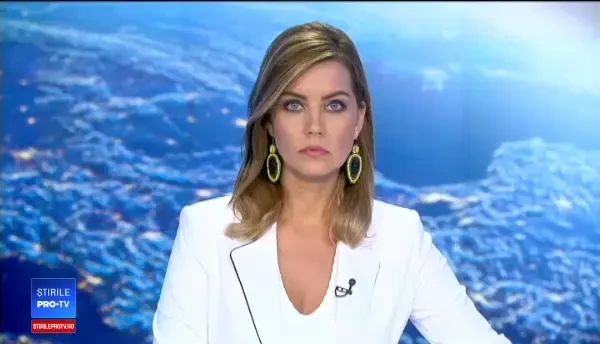 Incendiu devastator la un parc auto din Constanța. Flăcările s-au extins de la o rulotă