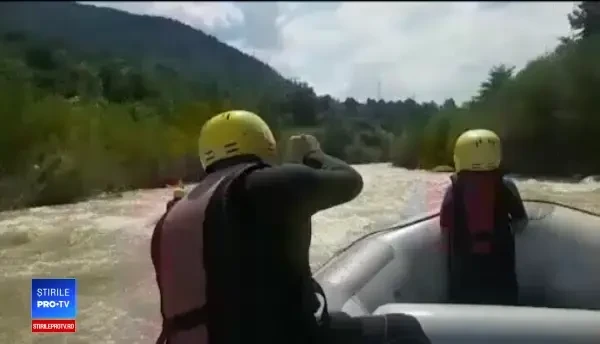 Canyoning, sportul la modă pentru pasionații de aventură. Cât costă o cursă